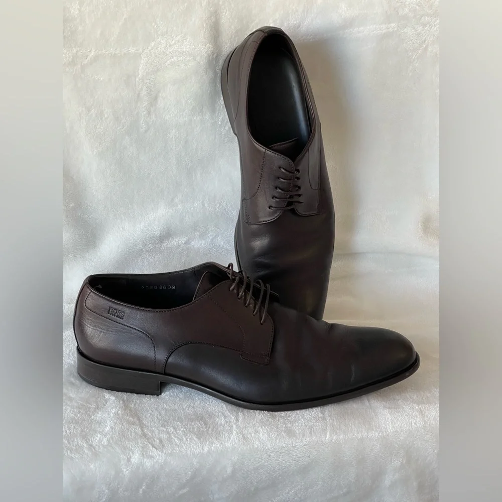 Men’s 10.5 Hugo BOSS Leather Derby Dress Shoes Stitching Details Dark Brown
